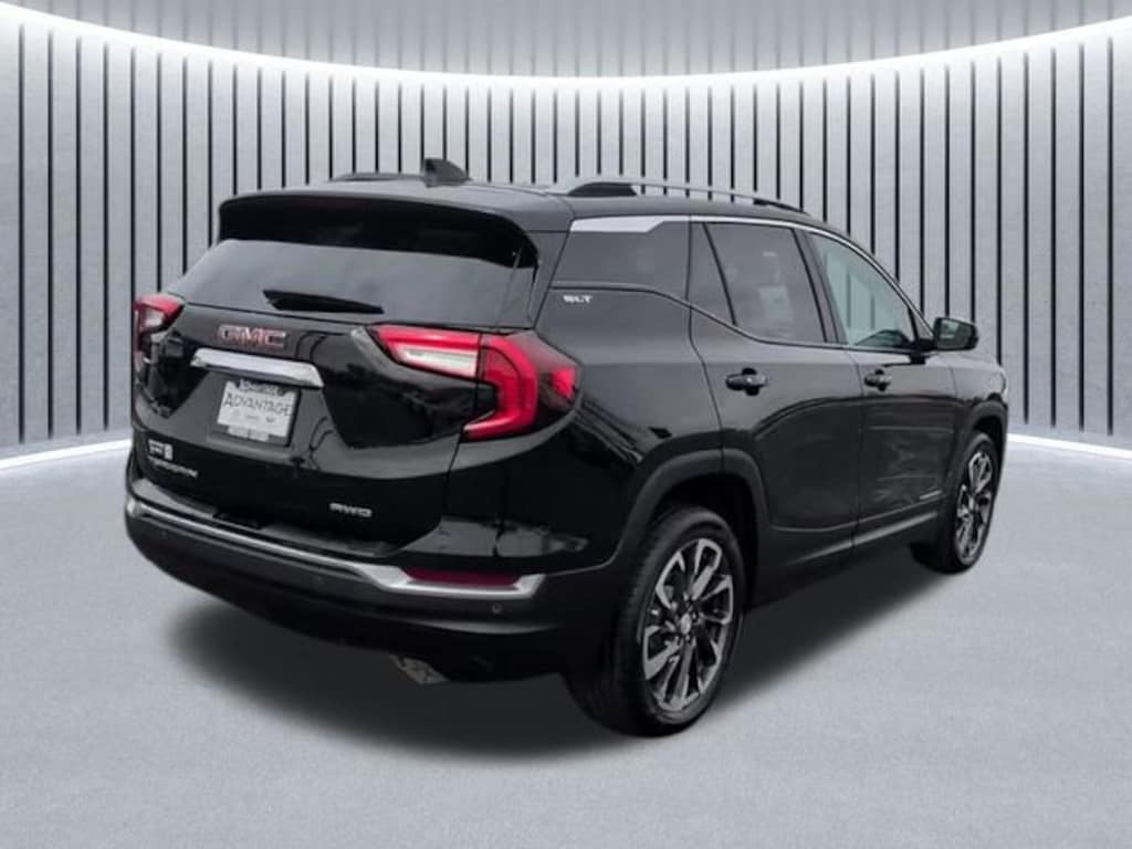 Used 2023 GMC Terrain SLT SUV
