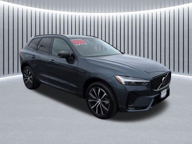 2024 Volvo XC60 B5 Plus Dark Theme AWD's photo