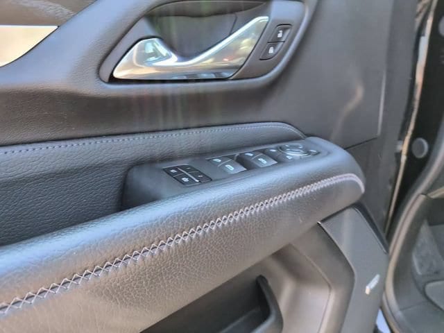 2023 GMC Yukon Denali - Photo 17