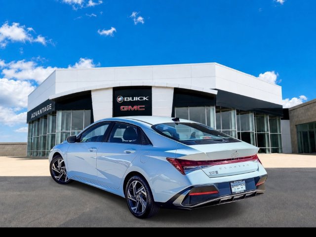 2025 Hyundai Elantra SEL - Photo 6