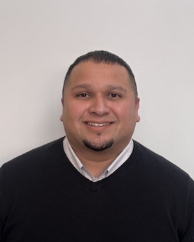 Staff member Arturo Muro from ID_fce625