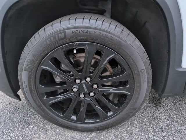 2023 GMC Acadia SLE - Photo 11