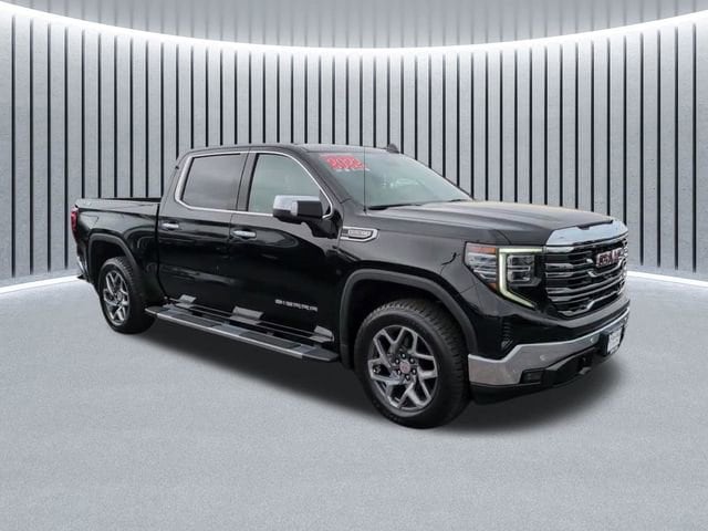 2022 GMC Sierra 4WD Crew Cab Short Box SLT's photo