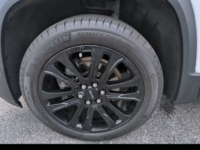 2023 GMC Acadia SLE - Photo 11