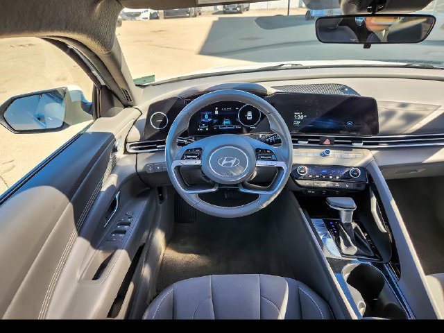 2025 Hyundai Elantra SEL - Photo 14
