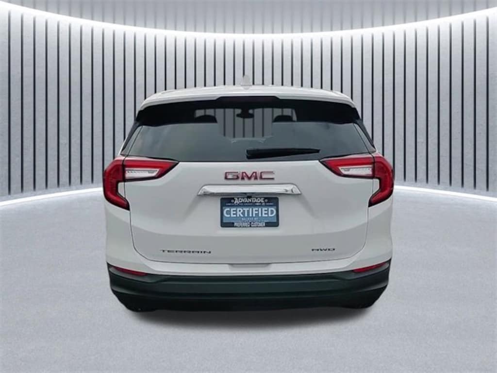Used 2024 GMC Terrain SLE SUV