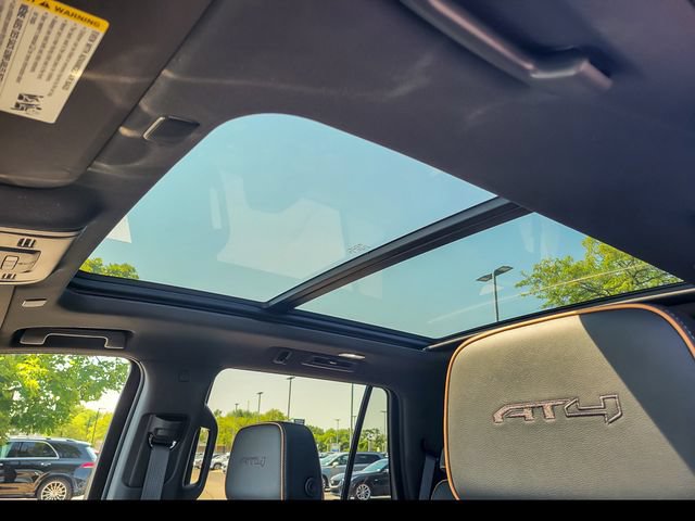2024 GMC Yukon AT4 - Photo 17