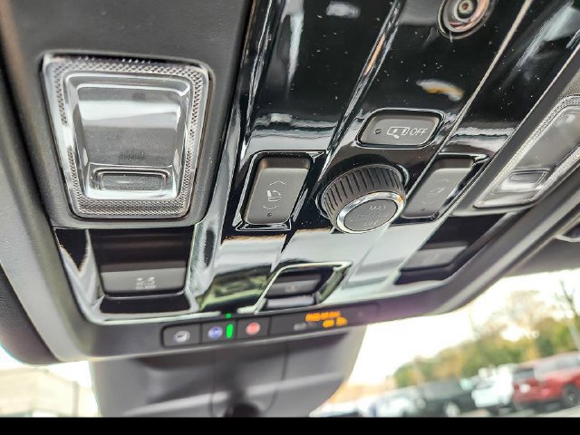 2027 Cadillac Escalade Luxury - Photo 19