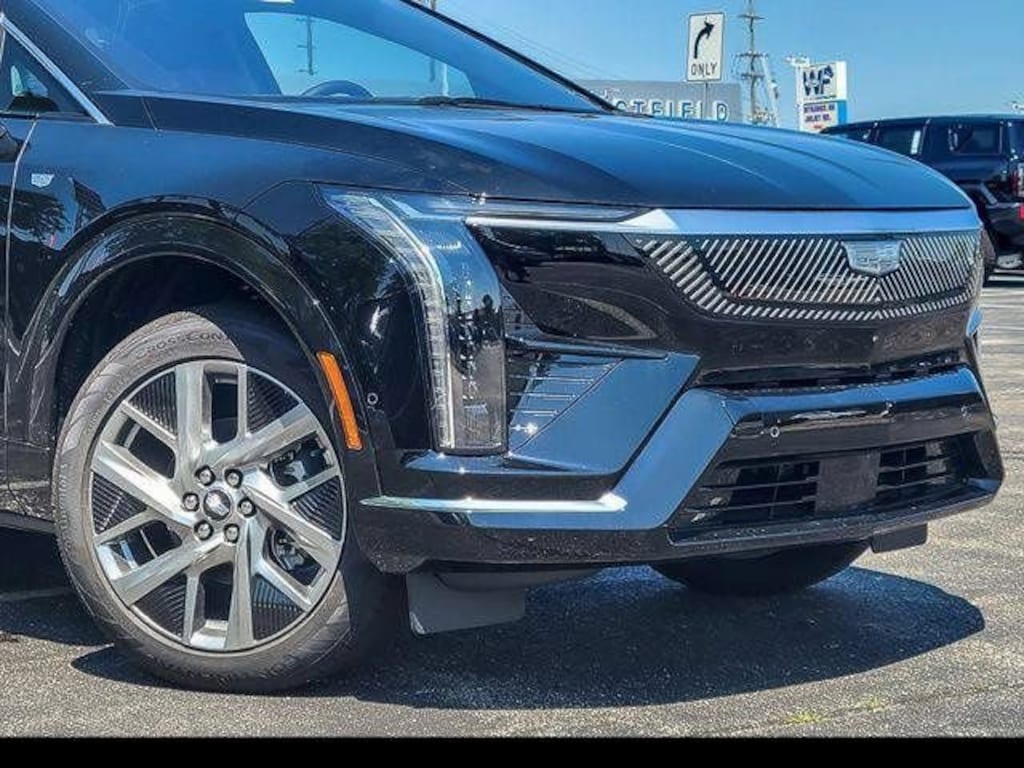 New 2026 CADILLAC OPTIQ Luxury SUV