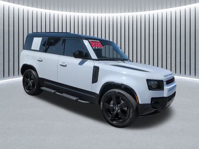 2025 Land Rover Defender 110 X-Dynamic SE P400's photo