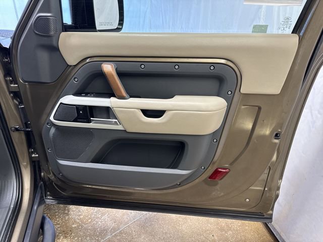 2022 Land Rover Defender X-Dynamic HSE - Photo 28