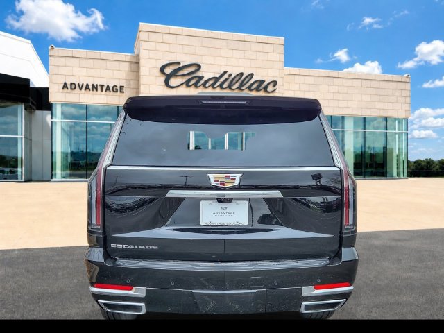 2027 Cadillac Escalade Luxury - Photo 7