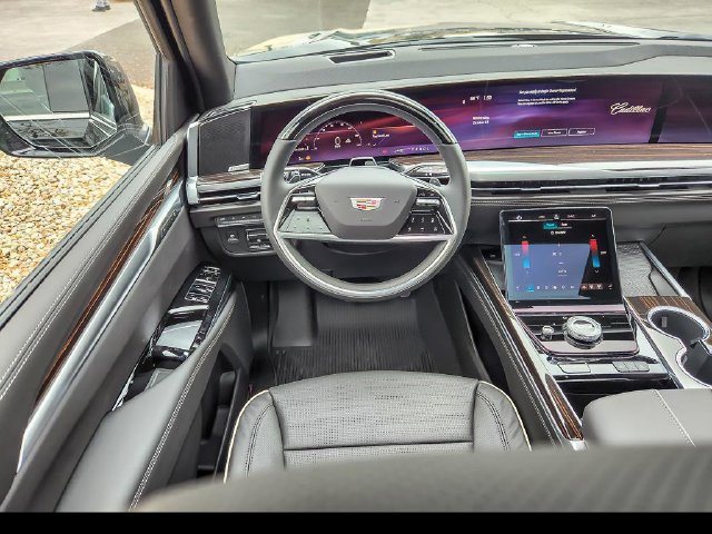 2027 Cadillac Escalade Luxury - Photo 14