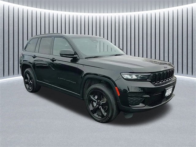 2024 Jeep Grand Cherokee Altitude's photo