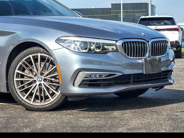 Used 2018 BMW 5 Series 530i with VIN WBAJA7C5XJG908964 for sale in Hodgkins, IL