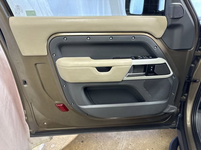 2022 Land Rover Defender X-Dynamic HSE - Photo 24