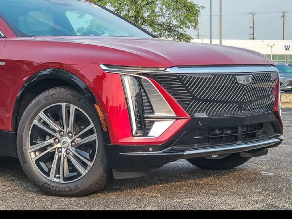 New 2026 CADILLAC LYRIQ Luxury SUV