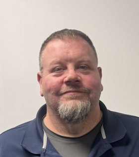 Staff member Paul Klupshas from ID_29e123