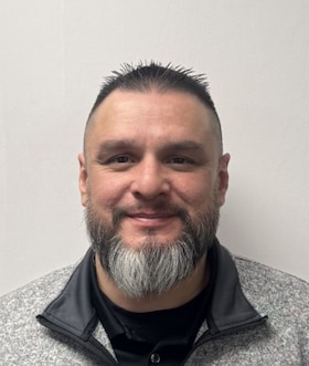 Staff member Salvador Diaz from ID_29e123