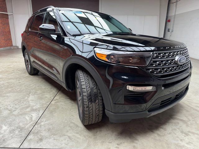 2022 Ford Explorer XLT 4WD's photo