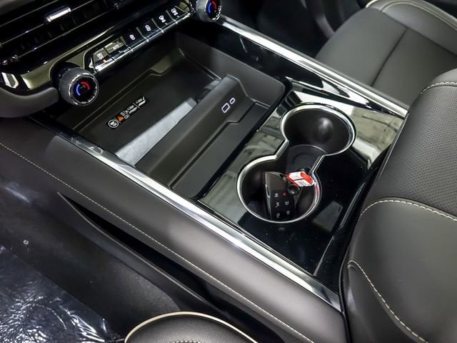 2026 Chevrolet Suburban Premier - Photo 21