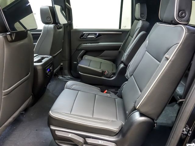 2026 Chevrolet Suburban Premier - Photo 10