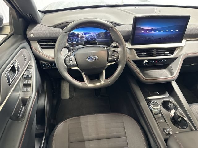 2025 Ford Explorer ST-LINE - Photo 16