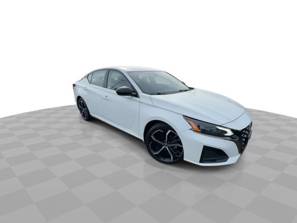 Used 2023 Nissan Altima SR FWD Sedan