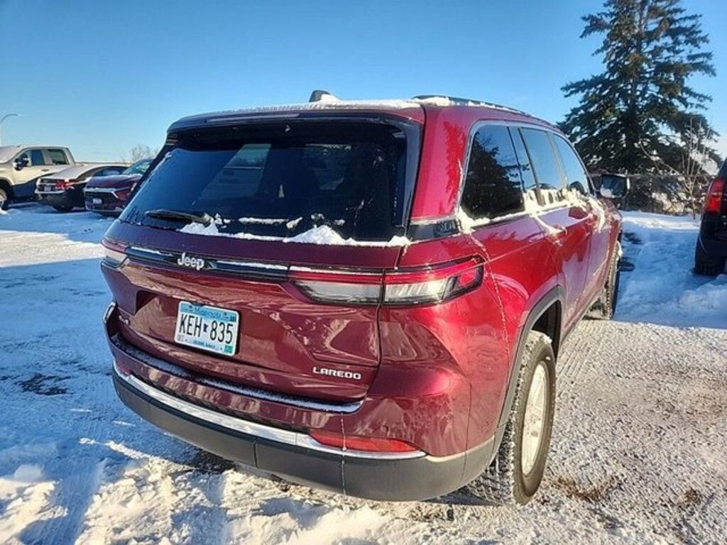Used 2023 Jeep Grand Cherokee Laredo