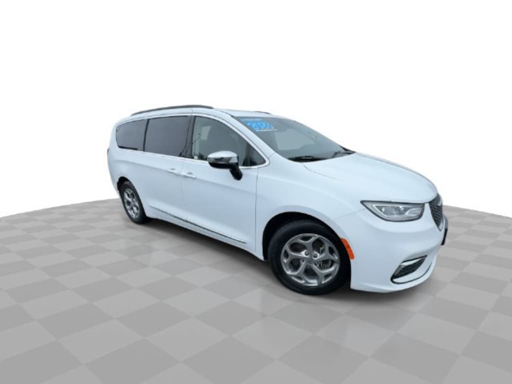 Used 2023 Chrysler Pacifica Limited