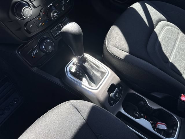 2022 Jeep Renegade Latitude - Photo 21
