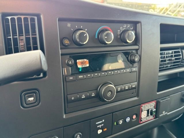 2025 Chevrolet Express Cargo Work Van - Photo 17