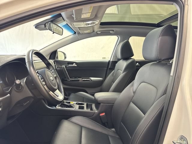 2022 Kia Sportage EX - Photo 11