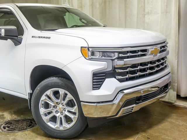 2026 Chevrolet Silverado 1500 LTZ photo 3