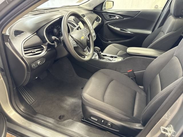 2024 Chevrolet Malibu 1LT - Photo 12