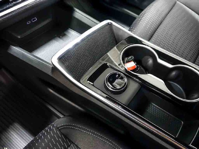 2027 Chevrolet Equinox LT - Photo 19