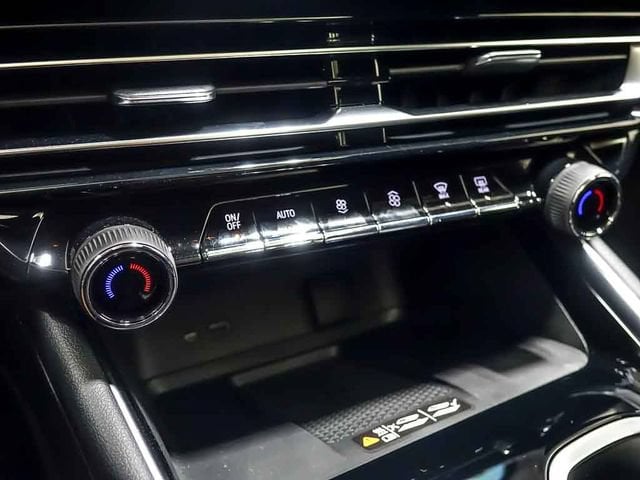2027 Chevrolet Traverse LT - Photo 19