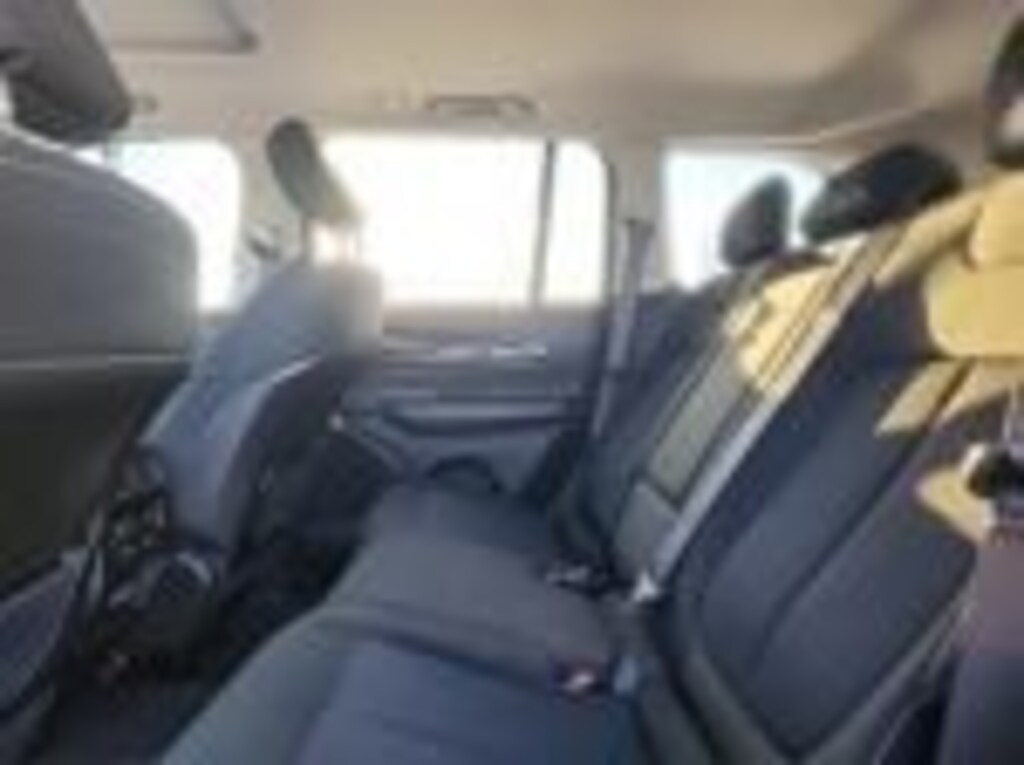 Used 2023 Jeep Grand Cherokee Laredo