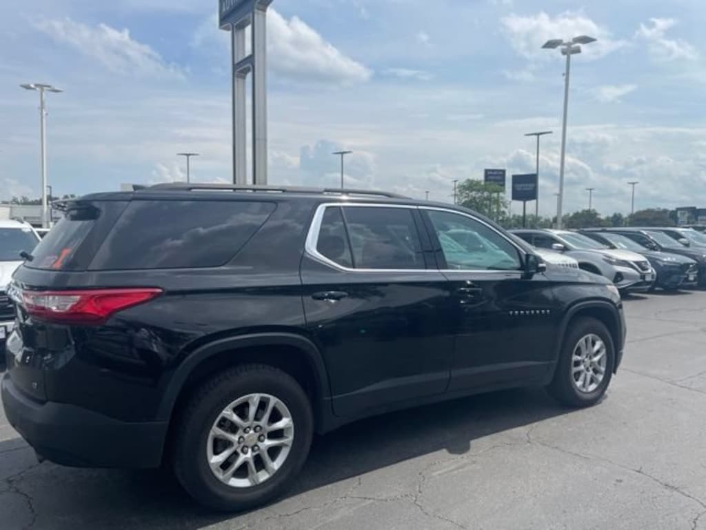 Used 2020 Chevrolet Traverse LT Cloth SUV