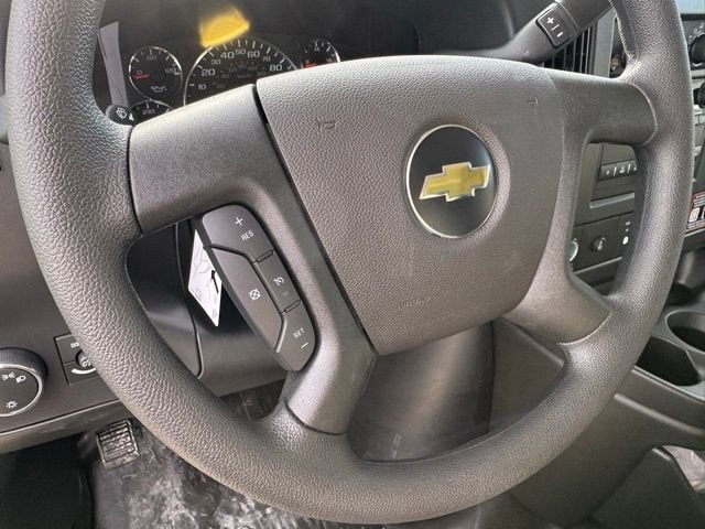 2025 Chevrolet Express Cargo Work Van - Photo 14