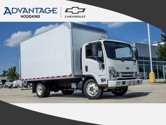 2025 Chevrolet Low Cab Forward's photo