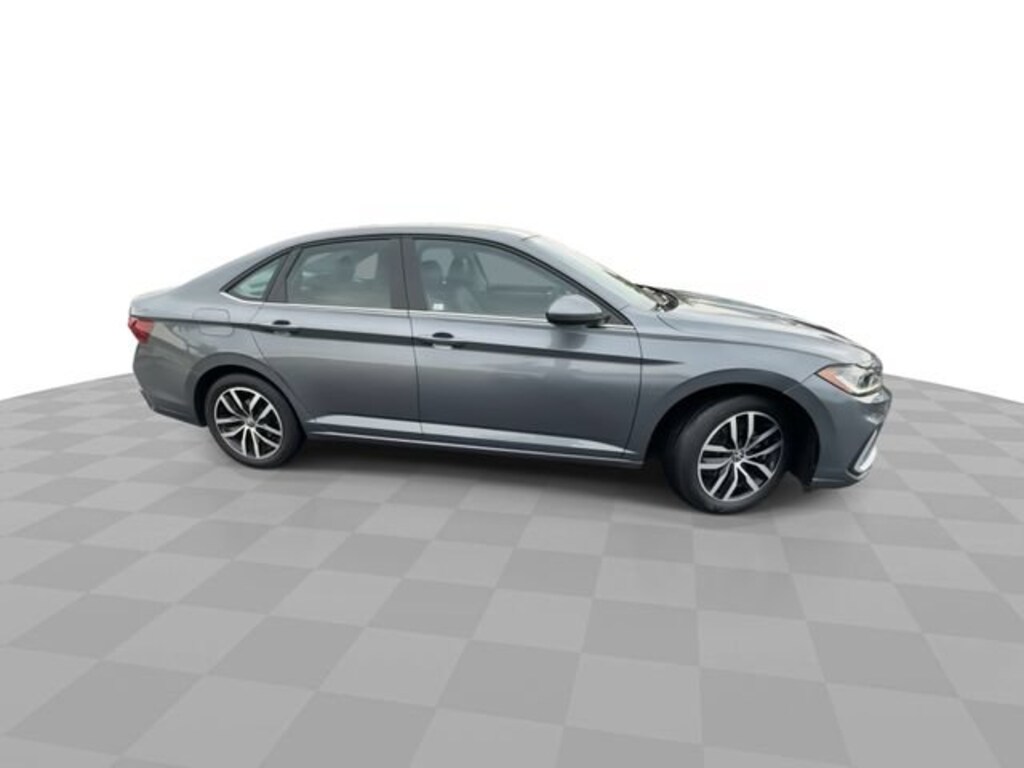 Used 2025 Volkswagen Jetta SE