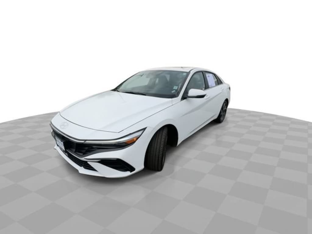 Used 2025 Hyundai Elantra Limited