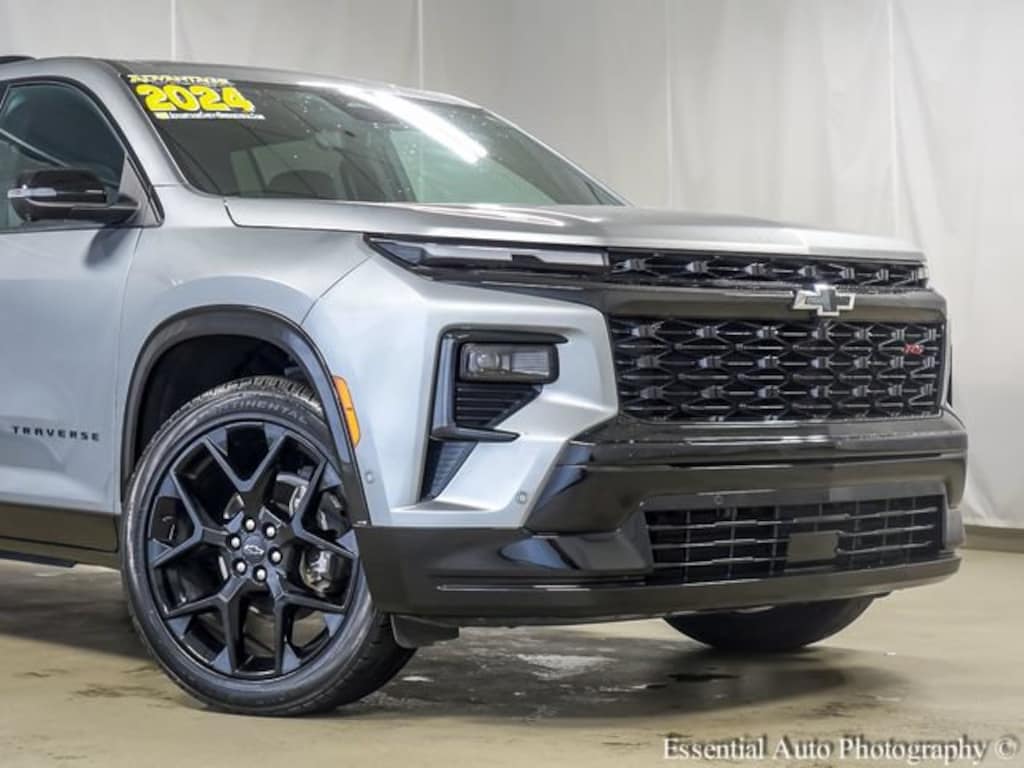 Used 2024 Chevrolet Traverse RS SUV