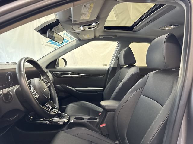 2024 Kia Seltos EX - Photo 11