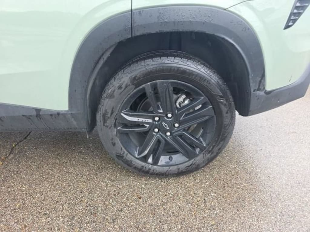 Used 2025 Chevrolet Trax Activ SUV