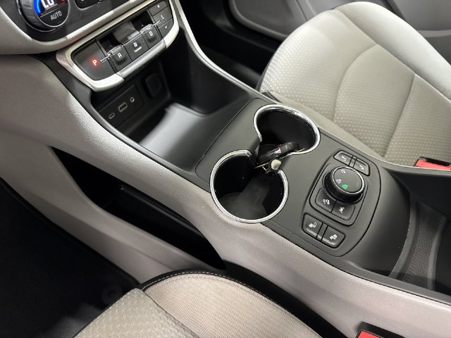 2023 GMC Terrain SLE - Photo 21