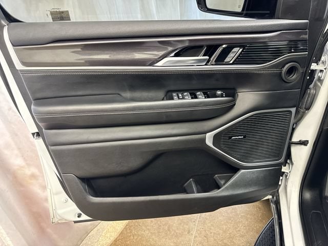 2023 Jeep Wagoneer Series I - Photo 24
