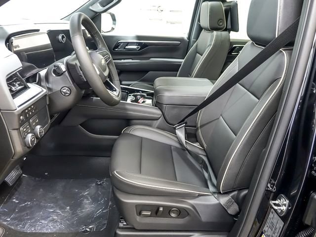 2026 Chevrolet Suburban Premier - Photo 8