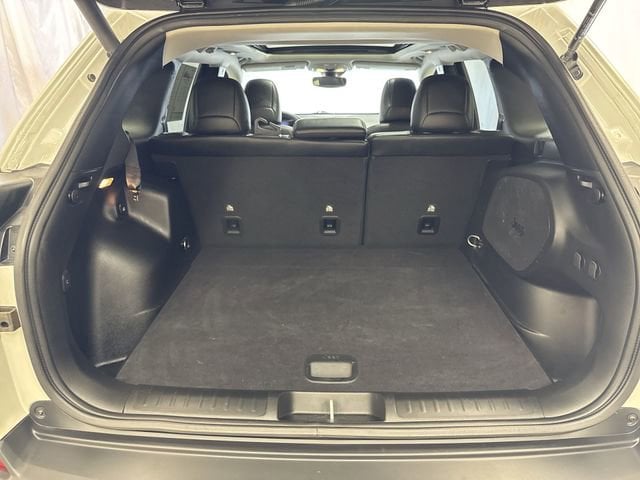 2022 Jeep Cherokee Latitude Lux - Photo 24